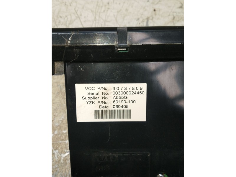 Recambio de pantalla multifuncion para volvo s40 berlina 1.6 d kinetic referencia OEM IAM 003000024450  30737809  