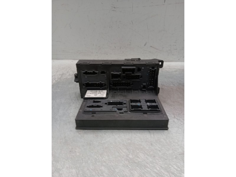 Recambio de caja reles / fusibles para mercedes-benz clase e (w211) berlina referencia OEM IAM 2115453901  