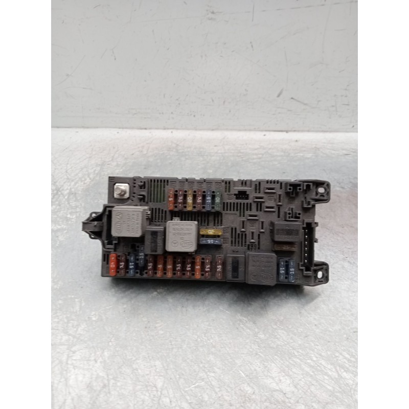 Recambio de caja reles / fusibles para mercedes-benz clase e (w211) berlina referencia OEM IAM 2115453901  