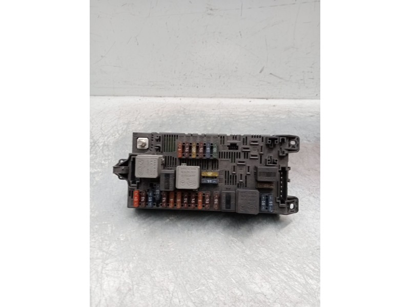 Recambio de caja reles / fusibles para mercedes-benz clase e (w211) berlina referencia OEM IAM 2115453901  