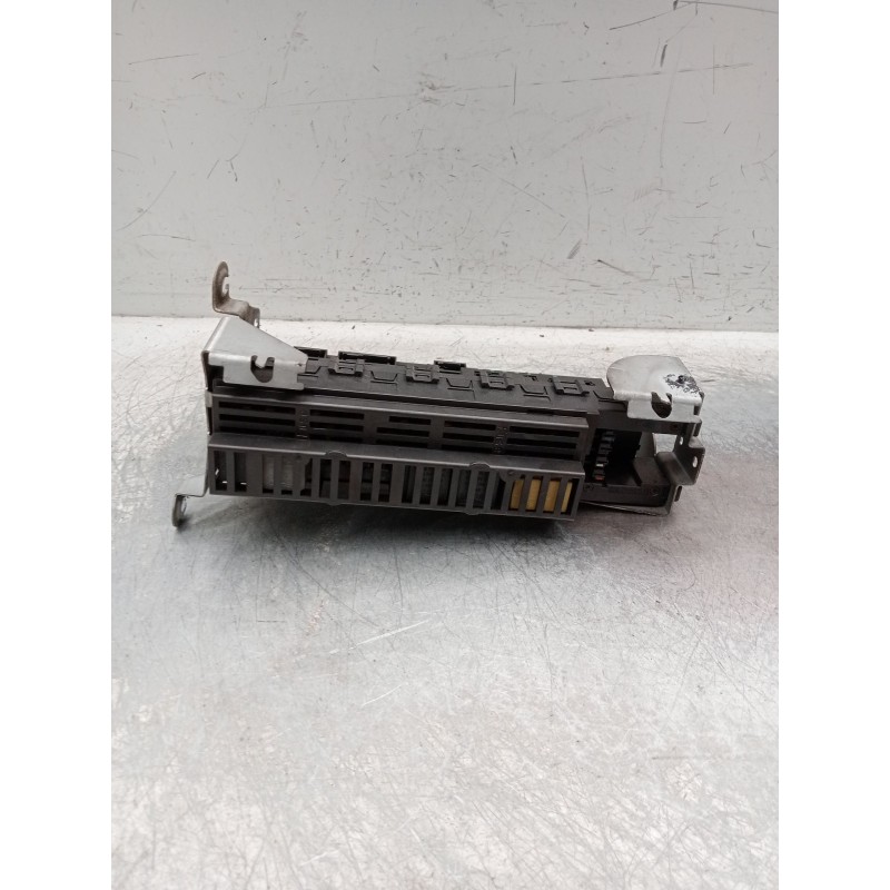 Recambio de caja reles / fusibles para mercedes-benz clase e (w211) berlina referencia OEM IAM 2115451901 5dk00804730  