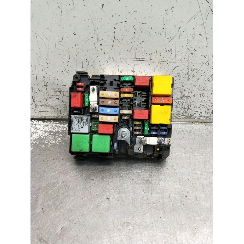 Recambio de caja reles / fusibles para peugeot 208 referencia OEM IAM 9804846880  