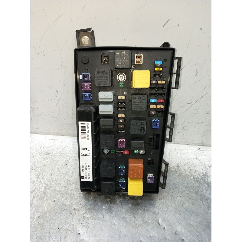 Recambio de caja reles / fusibles para opel zafira b referencia OEM IAM 5DK00946430  