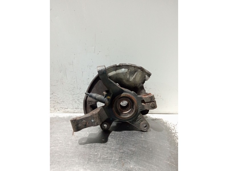 Recambio de mangueta delantera derecha para kia carens 2.0 turbodiesel cat referencia OEM IAM   