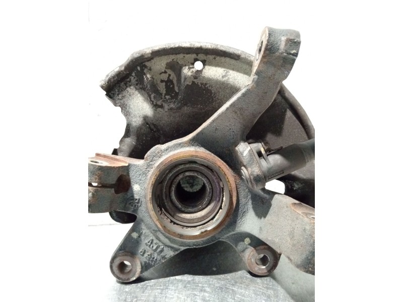 Recambio de mangueta delantera izquierda para kia carens 2.0 turbodiesel cat referencia OEM IAM   