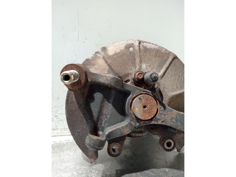 Recambio de mangueta trasera derecha para kia carens 2.0 turbodiesel cat referencia OEM IAM   