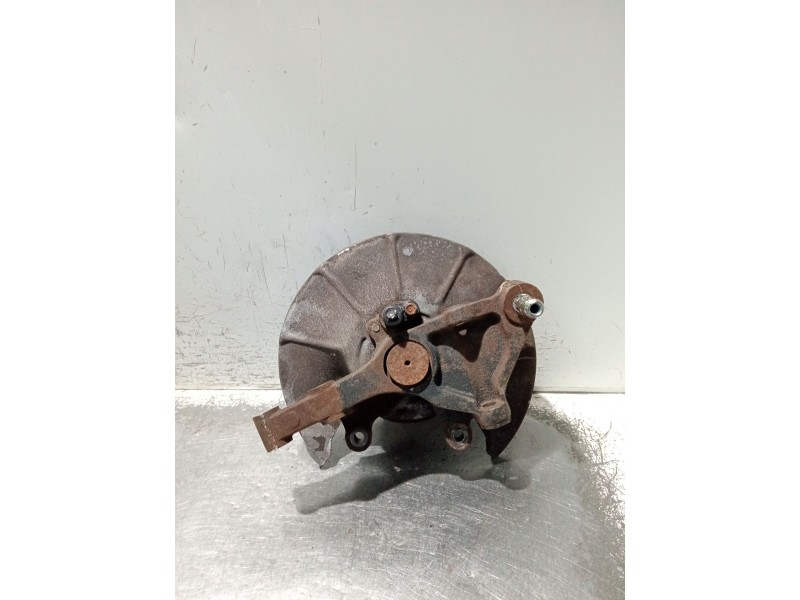 Recambio de mangueta trasera izquierda para kia carens 2.0 turbodiesel cat referencia OEM IAM   