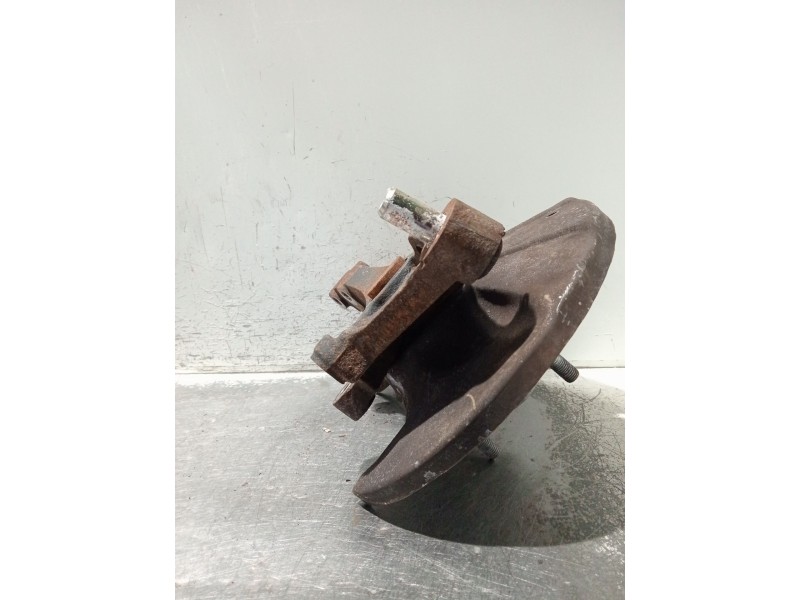 Recambio de mangueta trasera izquierda para kia carens 2.0 turbodiesel cat referencia OEM IAM   