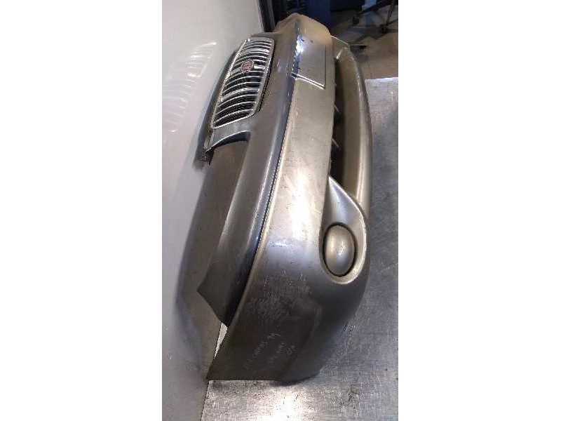 Recambio de paragolpes delantero para kia carens 1.8 cat referencia OEM IAM   