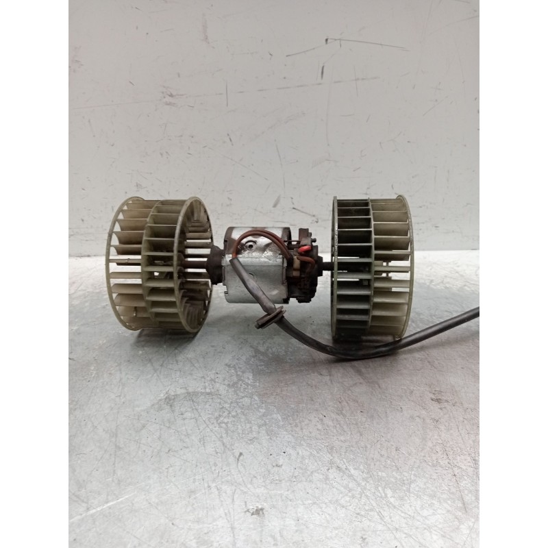 Recambio de motor calefaccion para mercedes-benz clase c (w201) berlina referencia OEM IAM 0130111109  