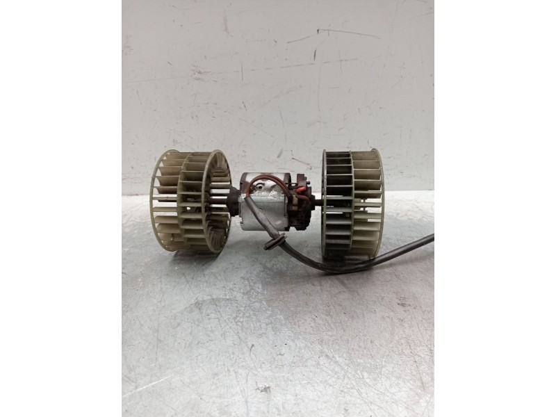 Recambio de motor calefaccion para mercedes-benz clase c (w201) berlina referencia OEM IAM 0130111109  