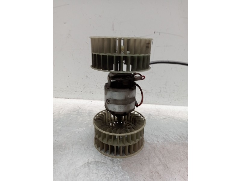 Recambio de motor calefaccion para mercedes-benz clase c (w201) berlina referencia OEM IAM 0130111109  