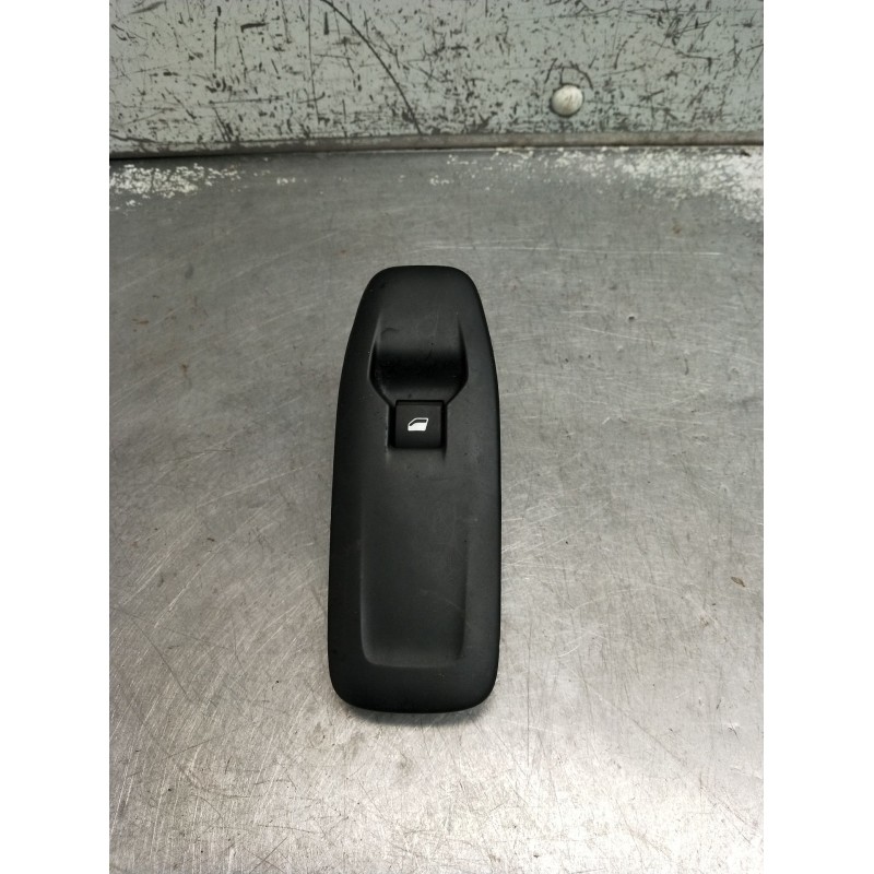 Recambio de mando elevalunas delantero derecho para peugeot 208 referencia OEM IAM 96751118ZD 5p 
