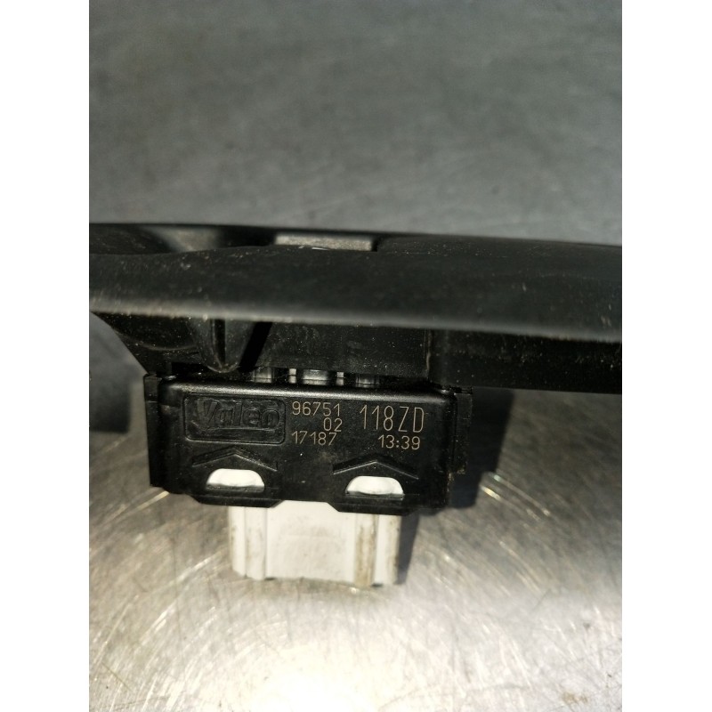 Recambio de mando elevalunas delantero derecho para peugeot 208 referencia OEM IAM 96751118ZD 5p 