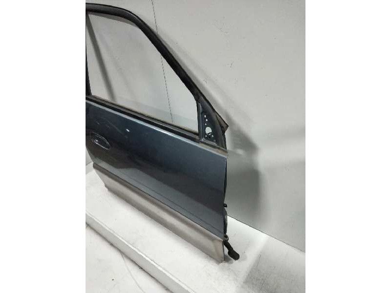 Recambio de puerta delantera derecha para kia carens 1.8 cat referencia OEM IAM   