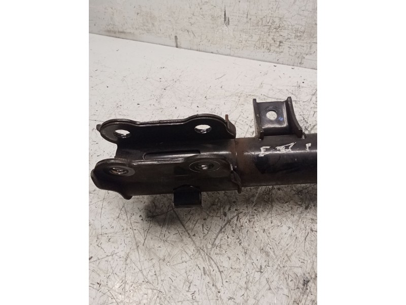 Recambio de amortiguador delantero izquierdo para kia sportage iv (ql, qle) 1.6 gdi referencia OEM IAM F1550  