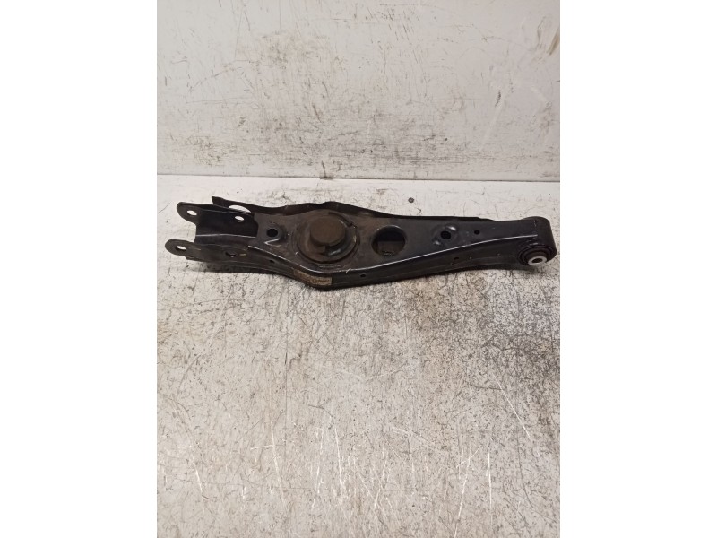 Recambio de brazo suspension inferior trasero izquierdo para kia sportage iv (ql, qle) 1.6 gdi referencia OEM IAM 55210D3050  