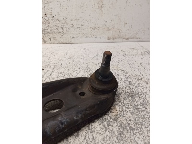Recambio de brazo suspension inferior delantero izquierdo para toyota yaris active referencia OEM IAM   