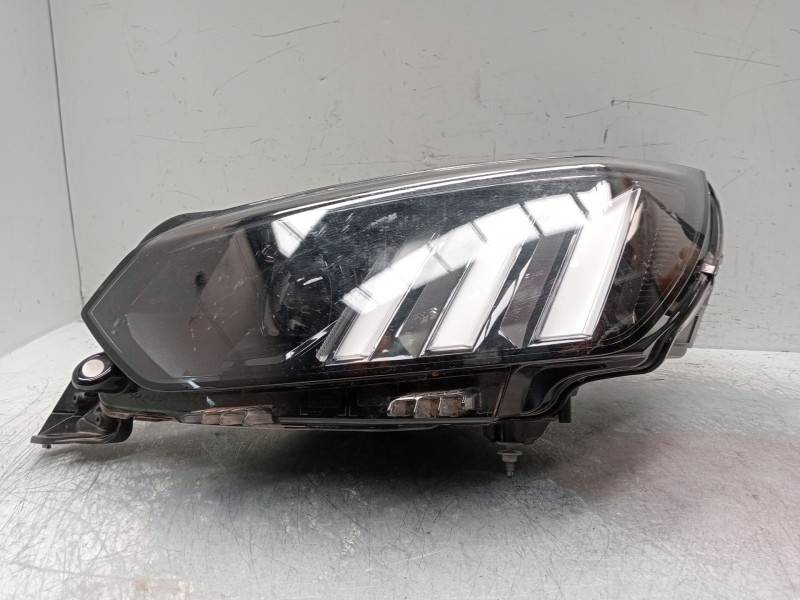 Recambio de faro izquierdo para peugeot 2008 i van (cu_) bluehdi 100 (cuyhym) referencia OEM IAM 9823194180  