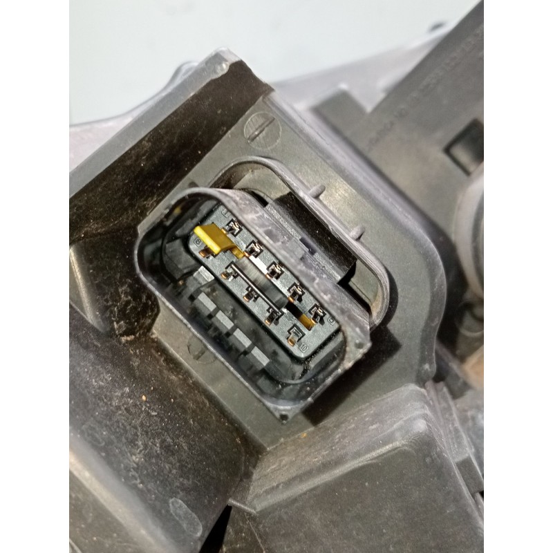 Recambio de faro izquierdo para peugeot 2008 i van (cu_) bluehdi 100 (cuyhym) referencia OEM IAM 9823194180  