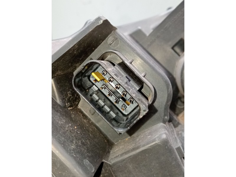 Recambio de faro izquierdo para peugeot 2008 i van (cu_) bluehdi 100 (cuyhym) referencia OEM IAM 9823194180  