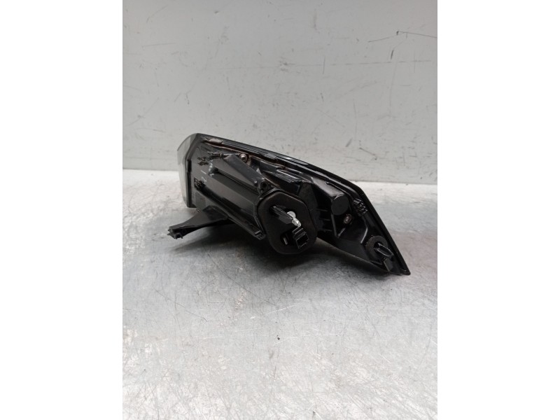 Recambio de piloto trasero izquierdo para peugeot 2008 i van (cu_) bluehdi 100 (cuyhym) referencia OEM IAM fr2695010201  