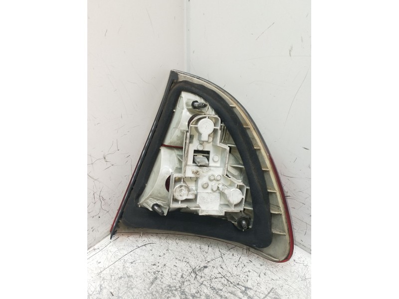 Recambio de piloto trasero izquierdo para bmw serie 3 touring (e46) referencia OEM IAM 28670104  