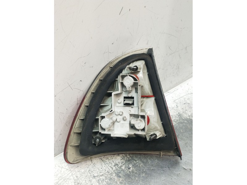 Recambio de piloto trasero derecho para bmw serie 3 touring (e46) referencia OEM IAM 28670204  