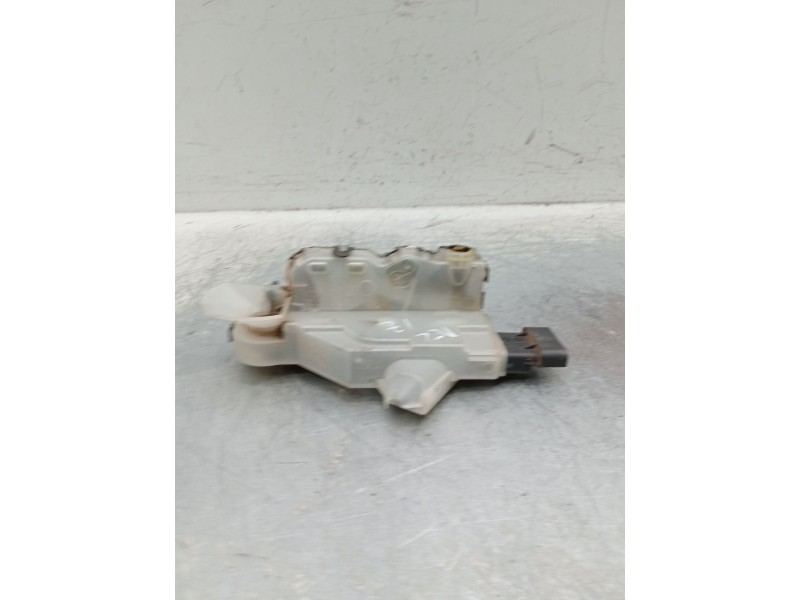 Recambio de motor cierre centralizado delantero izquierdo para peugeot 2008 i van (cu_) bluehdi 100 (cuyhym) referencia OEM IAM 