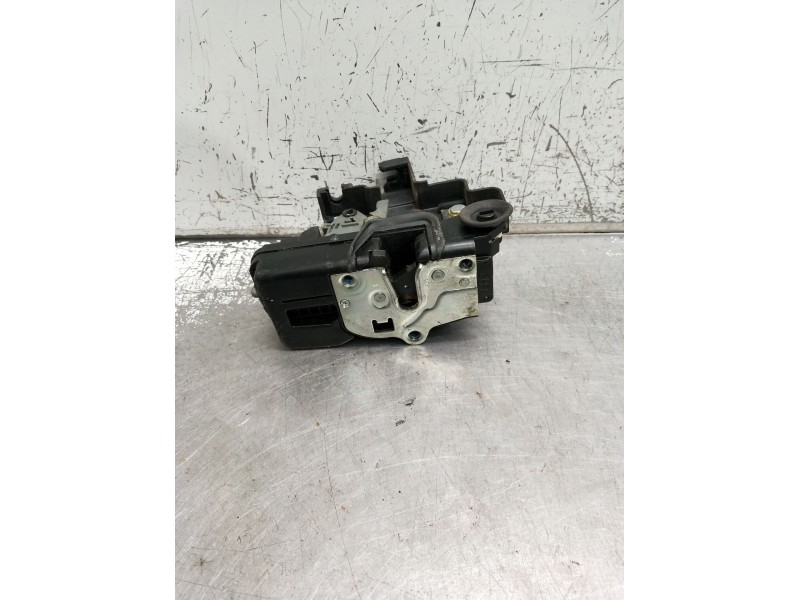 Recambio de motor cierre centralizado trasero izquierdo para opel antara cosmo 4x4 referencia OEM IAM   5p