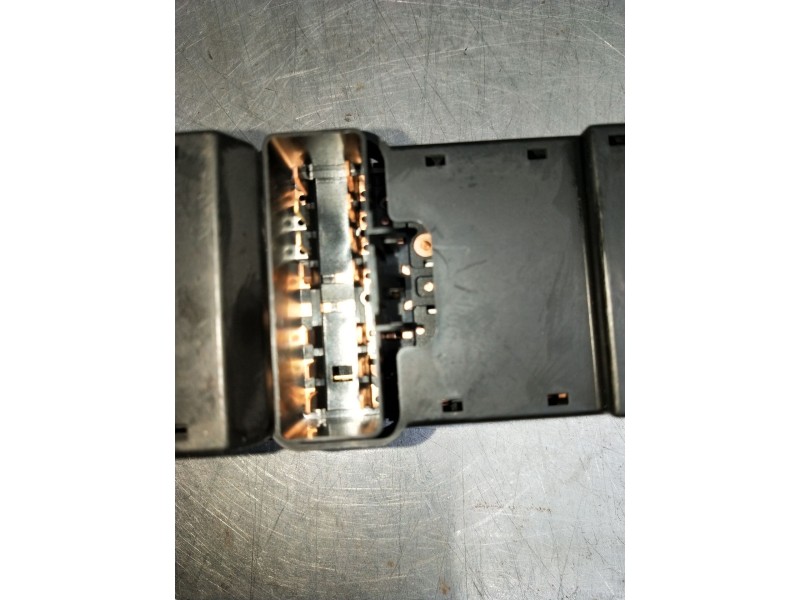 Recambio de mando elevalunas delantero izquierdo para opel antara cosmo 4x4 referencia OEM IAM 202006613 202005436 