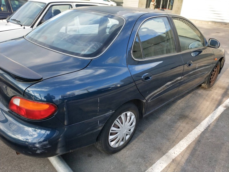 hyundai lantra berlina (rd) del año 1997