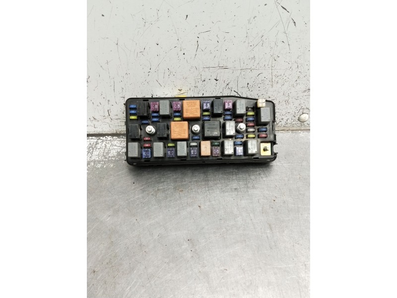 Recambio de caja reles / fusibles para opel antara cosmo 4x4 referencia OEM IAM 07132n AK6556  