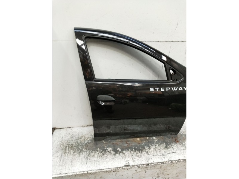 Recambio de puerta delantera derecha para dacia sandero referencia OEM IAM   5p