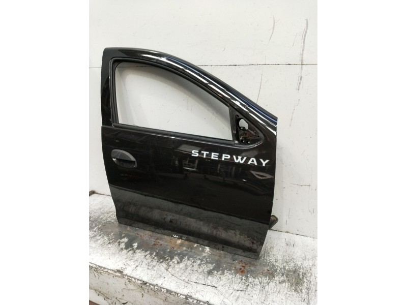 Recambio de puerta delantera derecha para dacia sandero referencia OEM IAM   5p