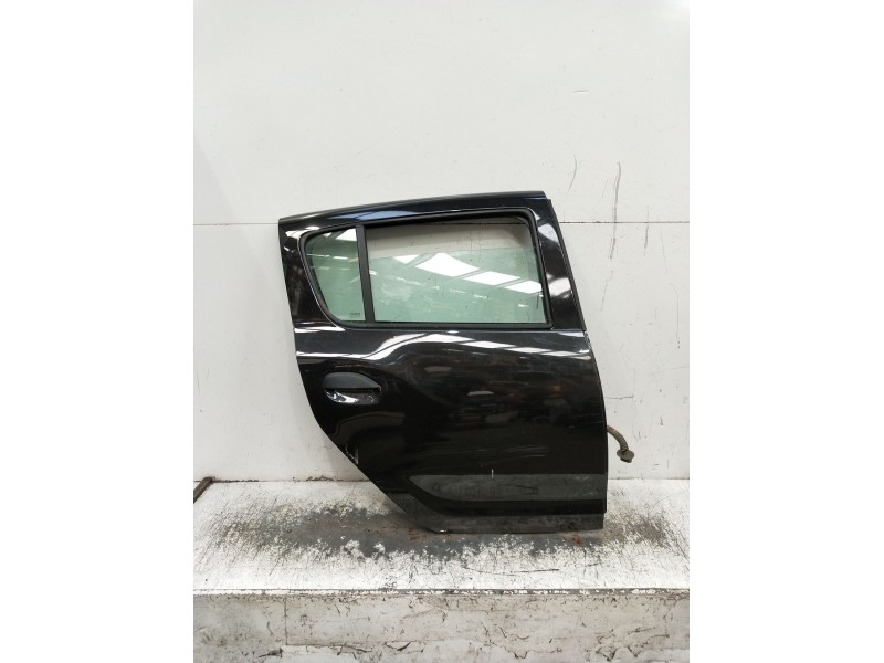 Recambio de puerta trasera derecha para dacia sandero referencia OEM IAM   5p