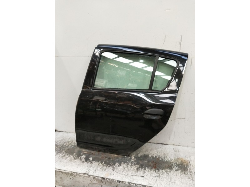 Recambio de puerta trasera izquierda para dacia sandero referencia OEM IAM   5p
