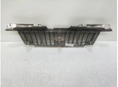 Recambio de rejilla delantera para kia carens 1.8 cat referencia OEM IAM    2