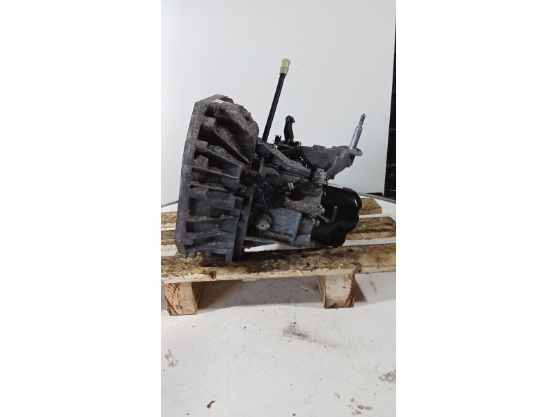 Recambio de caja cambios para dacia sandero referencia OEM IAM JR5086 5V A031113 320109299R