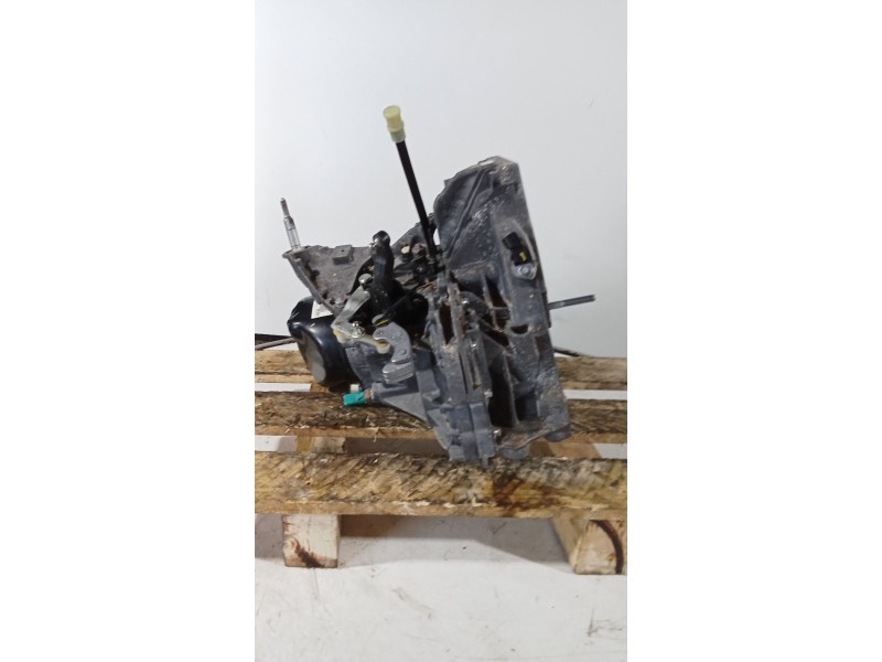 Recambio de caja cambios para dacia sandero referencia OEM IAM JR5086 5V A031113 320109299R