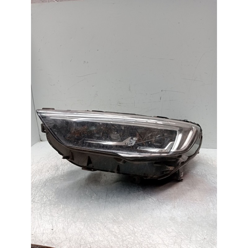 Recambio de faro izquierdo para opel insignia b sports tourer (z18) 2.0 cdti (35) referencia OEM IAM 39102888 662588537  