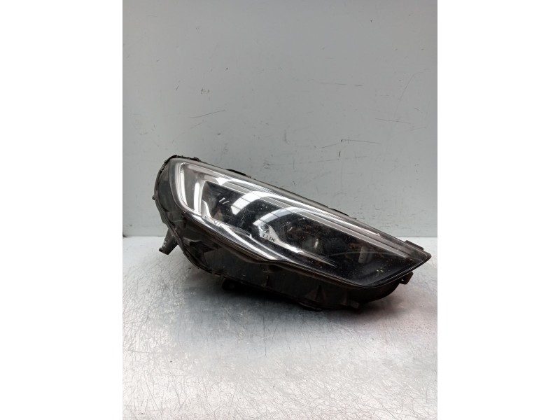 Recambio de faro derecho para opel insignia b sports tourer (z18) 2.0 cdti (35) referencia OEM IAM 39102889 662588537  