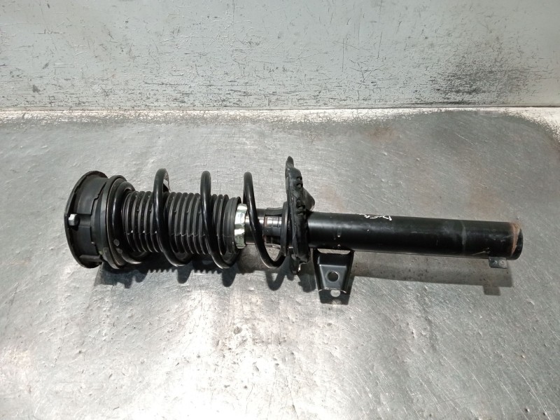 Recambio de amortiguador delantero derecho para seat leon sportstourer (kl8) referencia OEM IAM 5WA413023F  