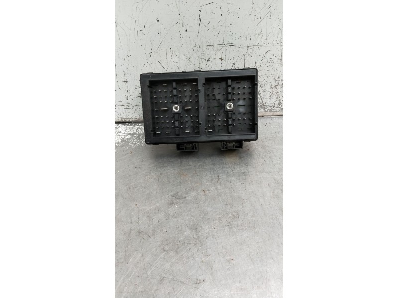 Recambio de caja reles / fusibles para opel antara cosmo 4x4 referencia OEM IAM 07116D AK62209 