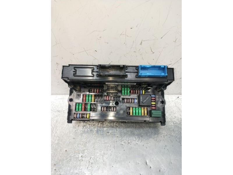 Recambio de caja reles / fusibles para bmw x3 (f25) referencia OEM IAM 931515002  