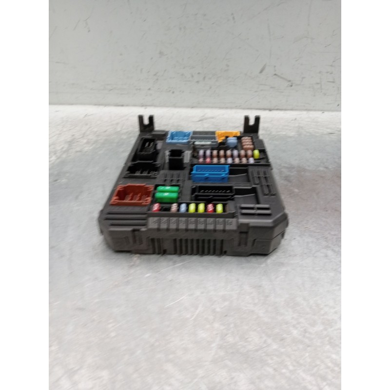 Recambio de caja reles / fusibles para peugeot 2008 i van (cu_) bluehdi 100 (cuyhym) referencia OEM IAM 9832881080 2372063698  