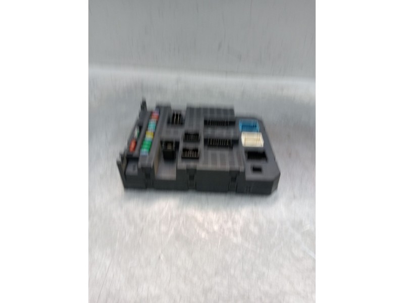 Recambio de caja reles / fusibles para peugeot 308 i (4a_, 4c_) 1.6 hdi referencia OEM IAM 9663798180  