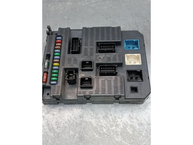Recambio de caja reles / fusibles para peugeot 308 i (4a_, 4c_) 1.6 hdi referencia OEM IAM 9663798180  