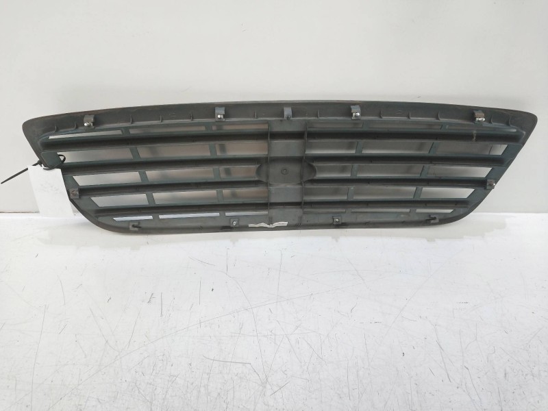 Recambio de rejilla delantera para kia carnival ii 2.9 crdi cat referencia OEM IAM   