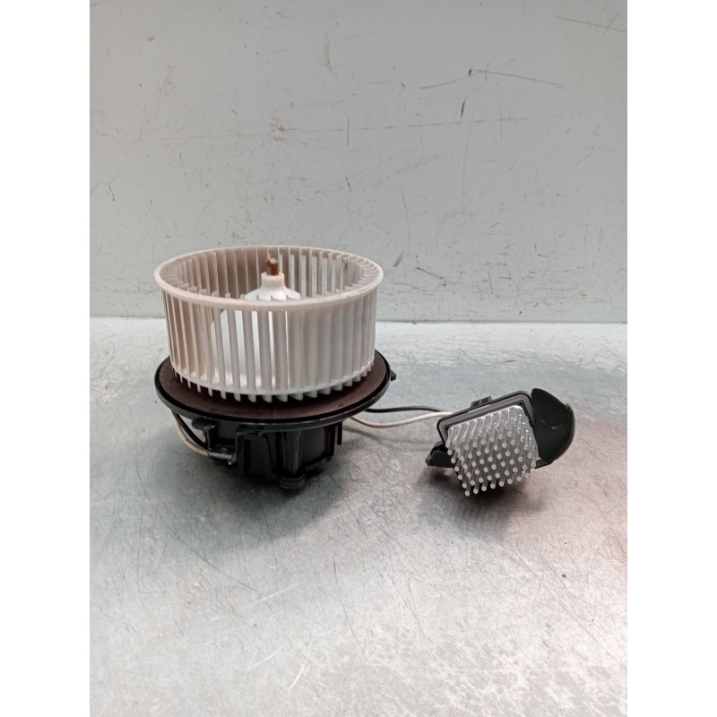 Recambio de motor calefaccion para opel insignia b sports tourer (z18) 2.0 cdti (35) referencia OEM IAM gp563001  